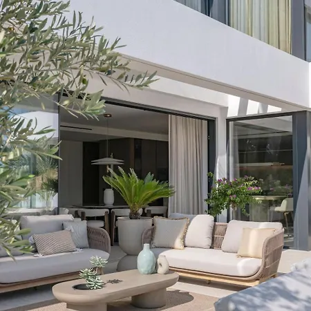 Marbesa Beachside Lux * ماربيا