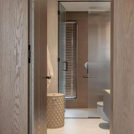 فيلة Marbesa Beachside Lux *