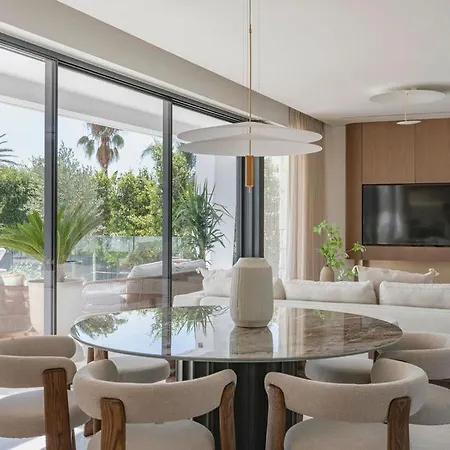 Marbesa Beachside Lux Villa *