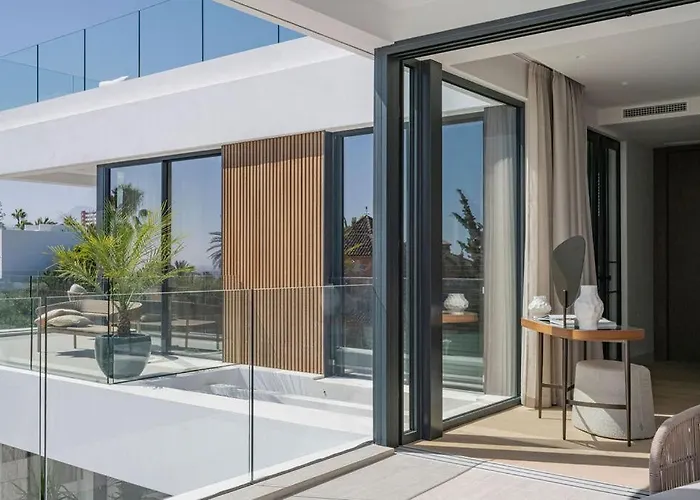 Marbesa Beachside Lux * ماربيا