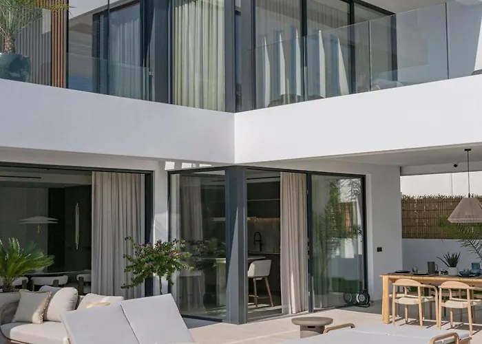 Marbesa Beachside Lux ماربيا