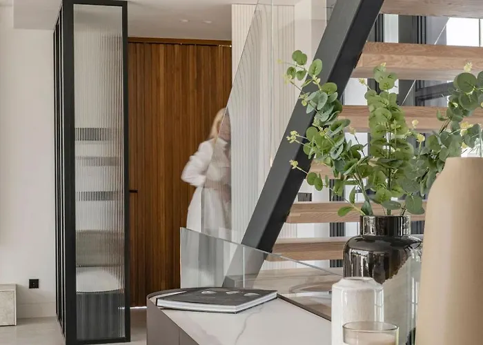 فيلة Marbesa Beachside Lux *