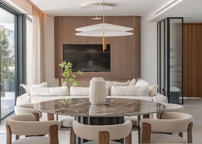 فيلة Marbesa Beachside Lux