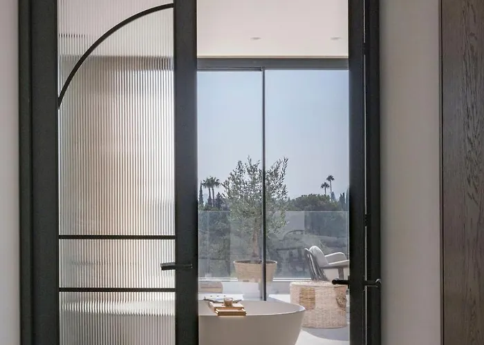 Marbesa Beachside Lux ماربيا