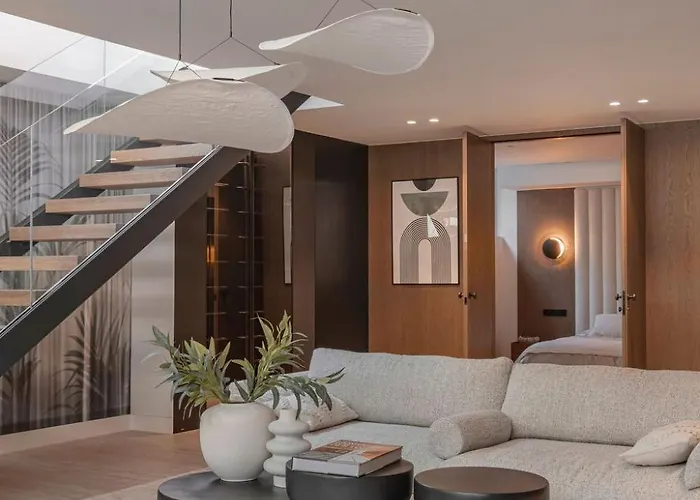 فيلة Marbesa Beachside Lux